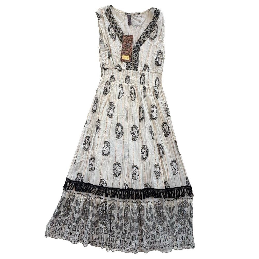 Me 2 Magic NWT Women’s Size Large Bohemian Black White Patterned Maxi Dress